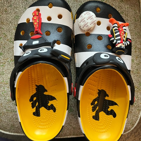 NWT CROCS - McDonalds x Crocs - The Hamburgler!! - Picture 5 of 8